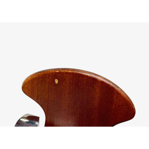 La Ovation CC67 Celebrity 1992 Natural es una guitarra acústica de alta calidad con un tono excepcional. Su diseño elegante y 