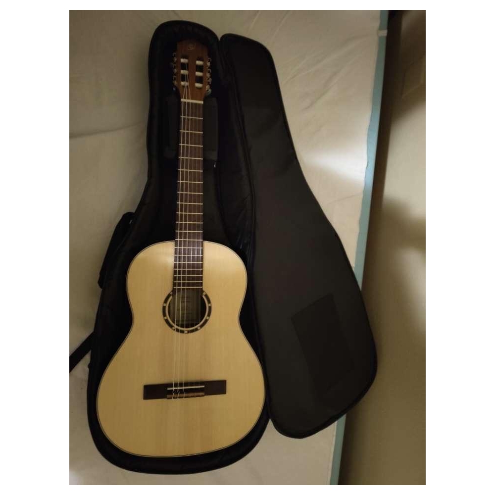Ortega R121 guitarra clásica