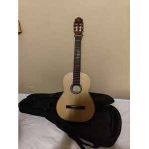 Ortega R121 guitarra clásica