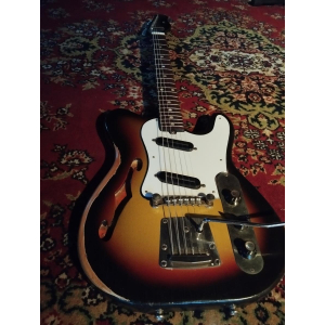 La Jolana Iris es una guitarra eléctrica de alta calidad que combina estilo vintage con modernidad. Con su cuerpo de aliso y su