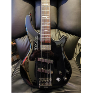 Sell Washburn B-20 abt bass guitar for 200 euros.