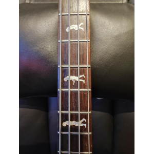 Sell Washburn B-20 abt bass guitar for 200 euros.