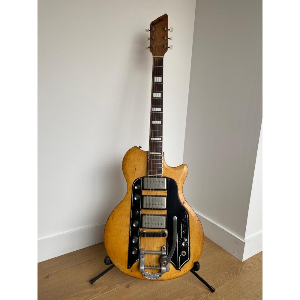 Airline Town & Country, signed by Yarol Poupaud