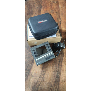 La Blackbox de 1010music es un potente y versátil estudio de música en formato de hardware. Combina funciones de sampler, 