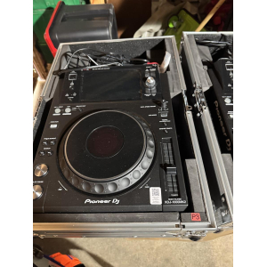 Pioneer DJ XDJ-1000 MK2 with Flight Case