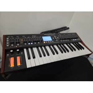 Behringer Deepmind 6 - Analog Synthesizer