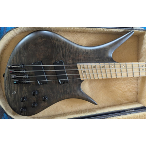 Legator Helio Bajo de trastes en abanico