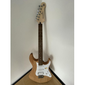 Yamaha Pacifica 112J - Electric Guitar