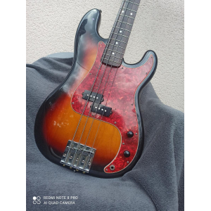 Fender Precision Bajo reedición Japón 1999