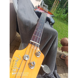 Fender Precision Bajo reedición Japón 1999