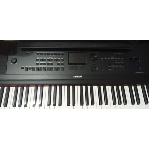 Yamaha DGX 670