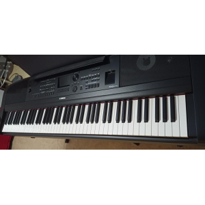 Yamaha DGX 670