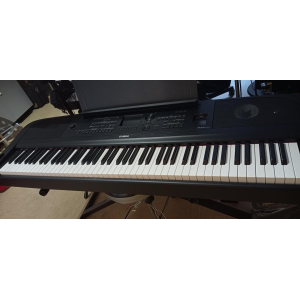 Yamaha DGX 670