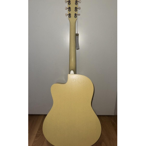 El Cort Jade Classic es una guitarra acústica de alta calidad con un sonido excepcional. Su cuerpo de tamaño reducido y forma 