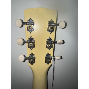 El Cort Jade Classic es una guitarra acústica de alta calidad con un sonido excepcional. Su cuerpo de tamaño reducido y forma 