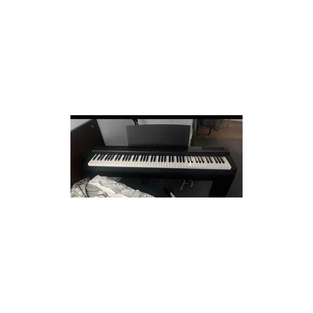 Yamaha P125 piano