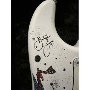 Fender stratocaster signée par Malina Moye et Druillet