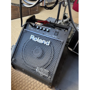 La batería electrónica Pearl Epro Live ofrece un rendimiento excepcional. Con su avanzado sistema de sonido, podrás 