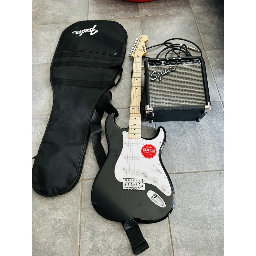 Stratocaster Sonic Pack MN Negro - guitarra + amplificador + funda