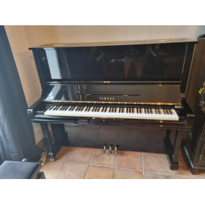 Yamaha U3 upright piano (tonal pedal)