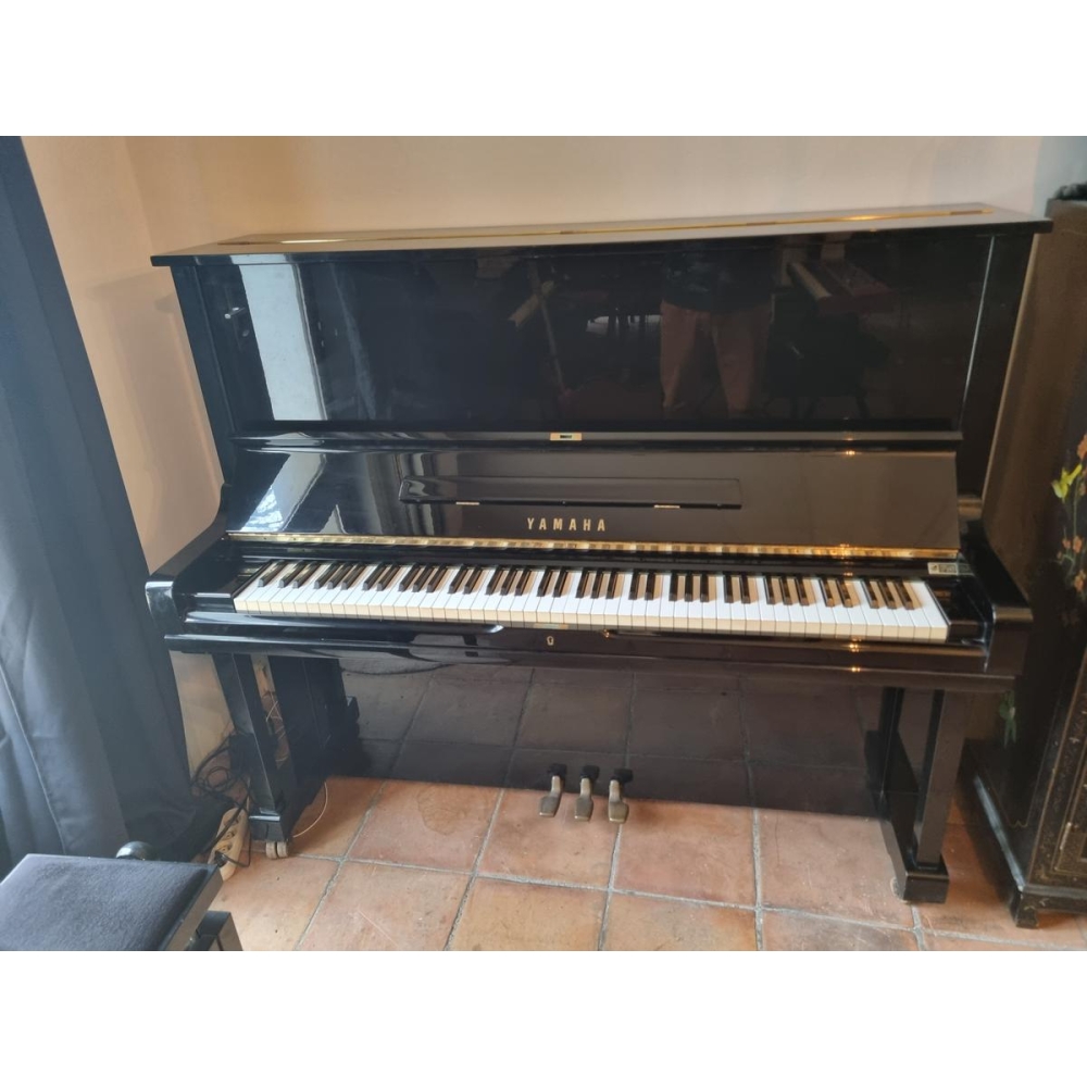 Yamaha U3 piano vertical (pedal tonal)