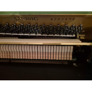 Yamaha LU-201C, acabado en negro barnizado, 1986