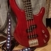 Guitare basse + ampli et accessoires