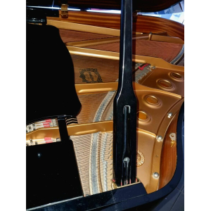 Yamaha c2 piano ¼ de queue noir laqué