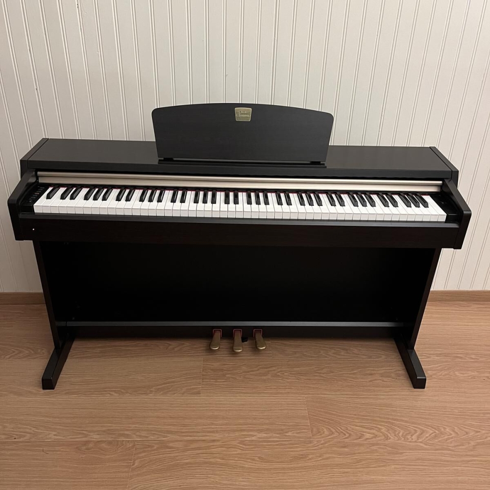 Clavinova CLP 220 - Yamaha Digital Piano