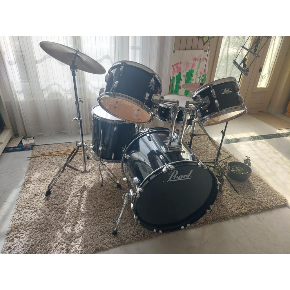 Pearl Roadshow Drum Set