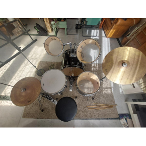 Pearl Roadshow Drum Set