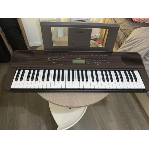 Yamaha PSR-E360 état neuf