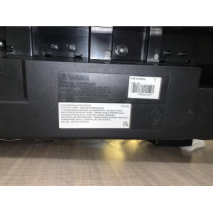 Yamaha PSR-E360 en estado nuevo