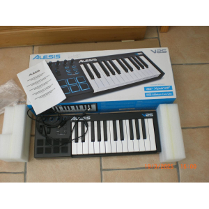 Alesis V25 - 25-Key MIDI Controller Keyboard with 8 Pads