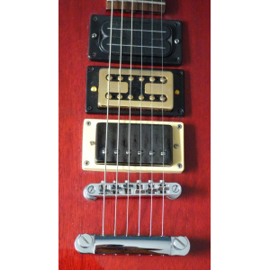 Samick serie Gregg Benett Avion 3 tipo Les Paul personalizada con 3 micrófonos.