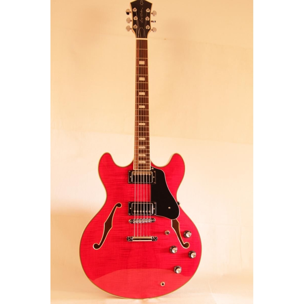 Larry Carlton H7 STR is an electric guitar model designed in collaboration with the renowned guitarist Larry Carlton. This versa