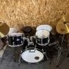 Pearl Drum Set