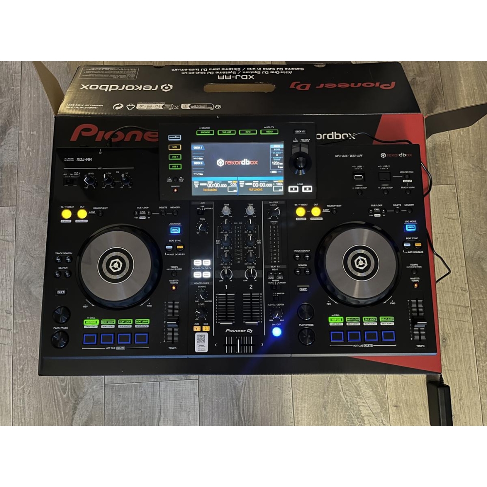 Pioneer XDJ-RR is a versatile all-in-one DJ system that inherits design traits and essential features from the flagship NXS2 set