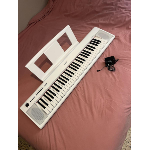 Yamaha Piaggero NP-12 White - Piano Keyboard
