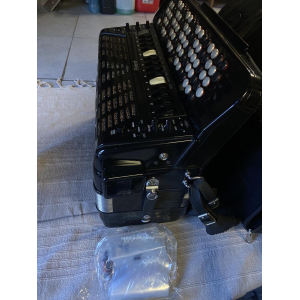 Acordeón Roland FR7 XB de botones