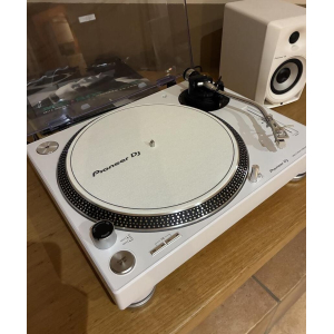 Pioneer PLX 500 turntable