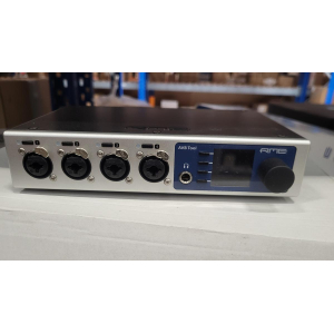 La RME AVB TOOL es una potente interfaz de audio que ofrece una increíble calidad de sonido y un rendimiento excepcional. 