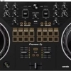 El Pioneer DDJ-REV1 es un controlador de DJ todo en uno diseñado para ofrecer una experiencia de mezcla intuitiva y 