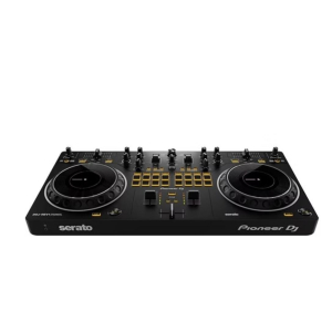 El Pioneer DDJ-REV1 es un controlador de DJ todo en uno diseñado para ofrecer una experiencia de mezcla intuitiva y 