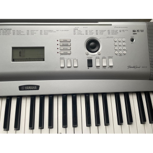 Yamaha - portable Grand DGX 230