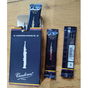 Vandoren caja de cañas N°3 para Saxofón Soprano