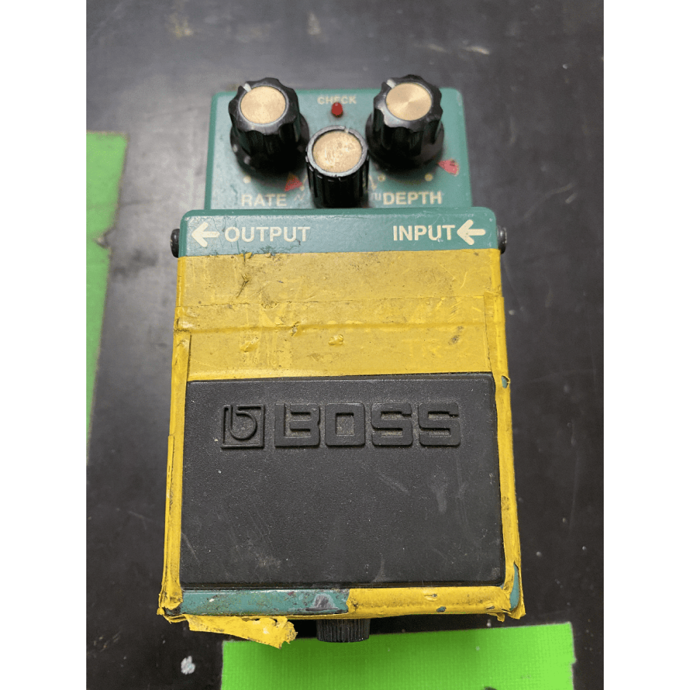 Boss T2 es un pedal de efectos de guitarra innovador que te brinda una amplia gama de opciones para crear sonidos únicos y 