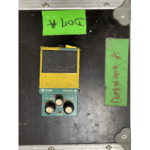 Boss T2 es un pedal de efectos de guitarra innovador que te brinda una amplia gama de opciones para crear sonidos únicos y 