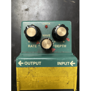 Boss T2 es un pedal de efectos de guitarra innovador que te brinda una amplia gama de opciones para crear sonidos únicos y 