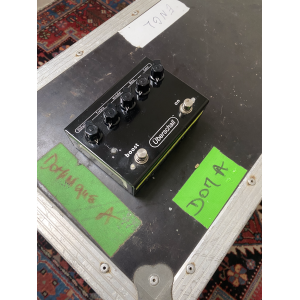 Bogner Überschall es un amplificador de guitarra de alta ganancia que ofrece tonos poderosos y agresivos. Diseñado con la 